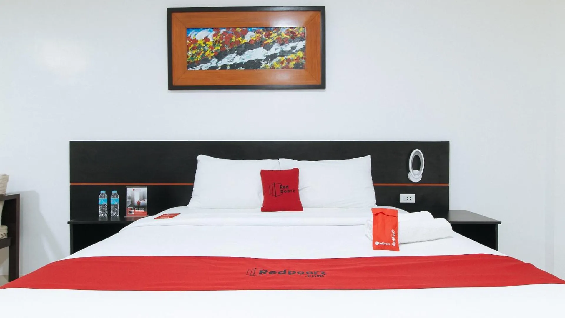 Hotel RedDoorz Plus Evangelista Street Makati Makati City