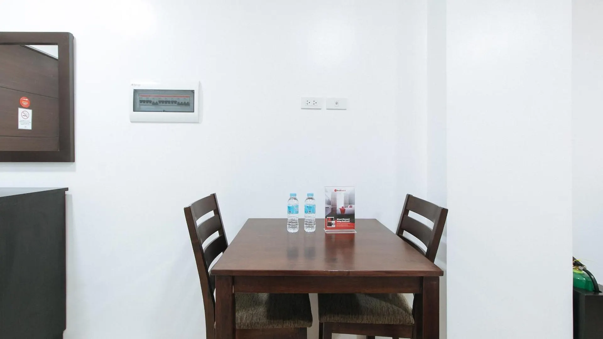 Hotel RedDoorz Plus Evangelista Street Makati Makati City